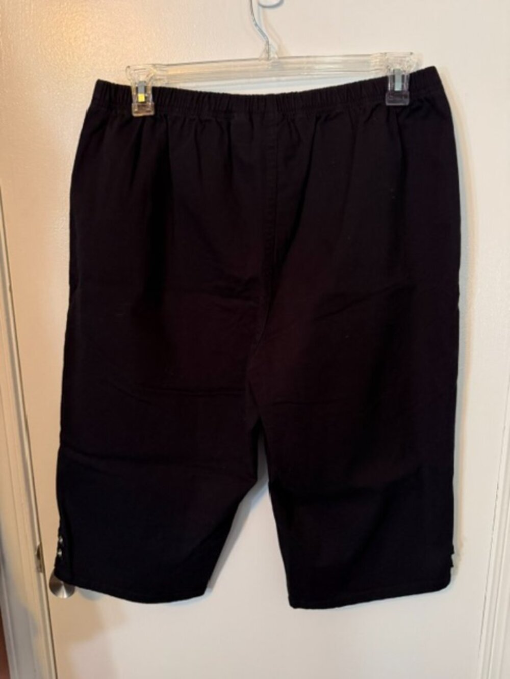 Croft & Barrow Woman Stretch Black Bermuda Shorts Capri Size 2X - Picture 2 of 10